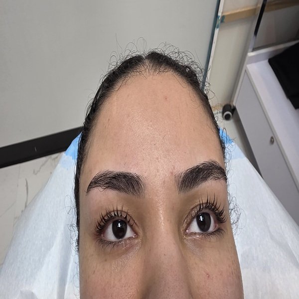 Unique Brows Threading